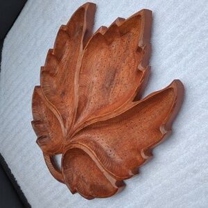Vintage Wooden Maple Leaf‎ Shaped Tray. Old Hand Carved. 12" X 9.5". Indian
